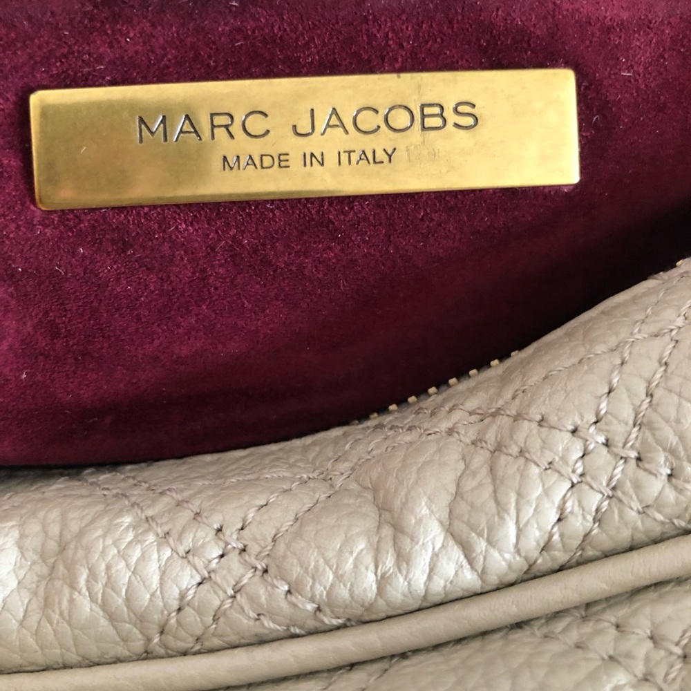 Marc Jacobs Gold and Cream Leather Clasp - Picture 9 of 15